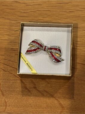 Vintage Gold Tone Red Enamel Rhinestone Bow Brooch Pin Christmas Holiday